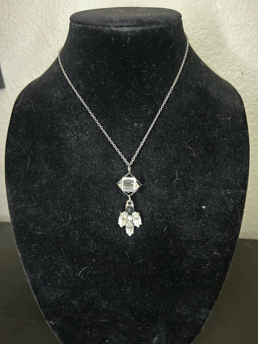 Silver Crystal Drop Pendant Necklace - Elegant Women’s Jewelry